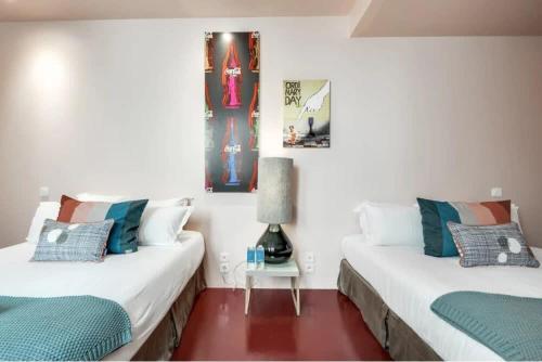 Modern and bright 2BD for 11 guests in Le Marais!