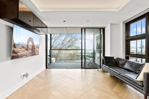 Gallery image of Beautiful 2-Bed Unit In Incredible Location in Sydney