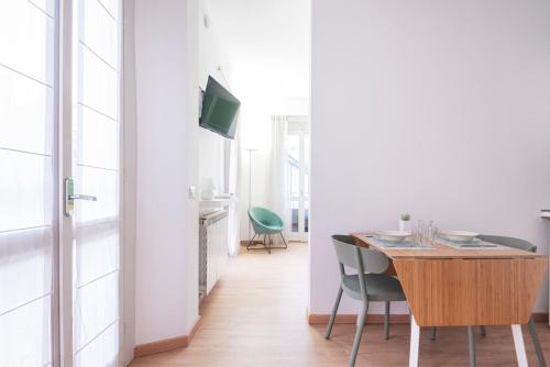 Easylife - Milano - Correnti 22 - Duomo