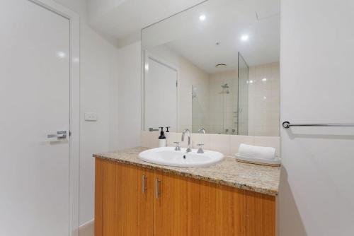 Ένα μπάνιο στο Unbeatable 2-Bed Apartment In City Centre