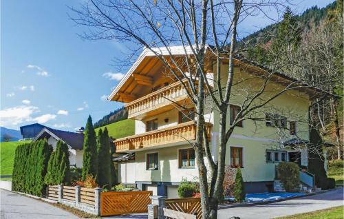 Awesome Apartment In Annaberg-lammertal With 2 Bedrooms And Wifi