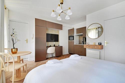 Studio Place des Vosges - Le Marais