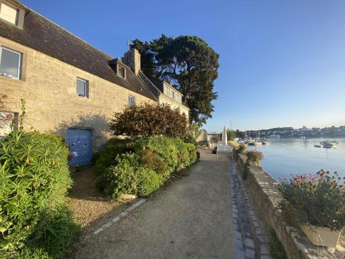 Combrit Sainte-Marine: T2 duplex rénové avec jardin privé et vue sur port - FR-1-481-91