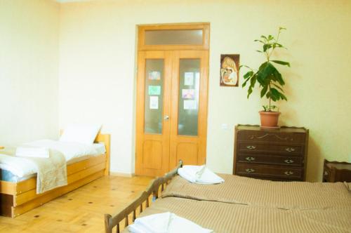 Cama o camas de una habitación en Azhdahak B&B in Geghashen , Abovyan