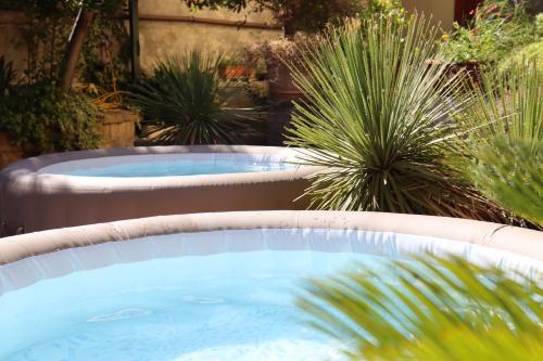 Bazén v ubytování Hotel Paradiso nebo v jeho okolí