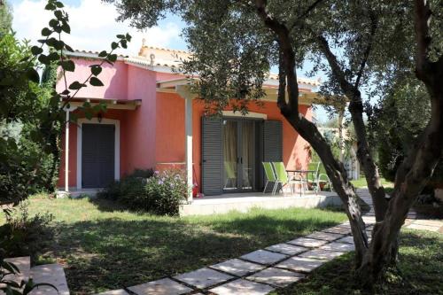 Vassia Holiday Home's