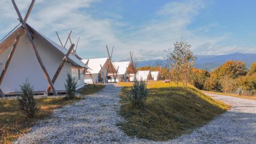 Foto dalla galleria di PINIALE GLAMPING TRIB a Bughea de Jos