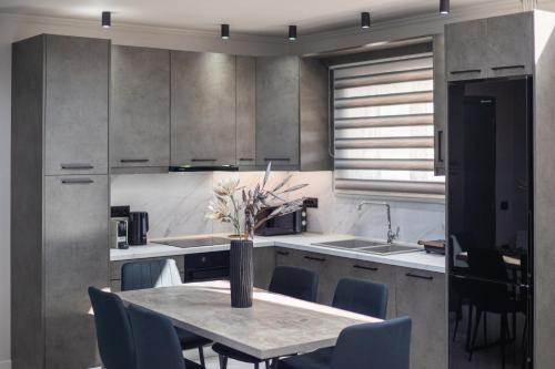 Η κουζίνα ή μικρή κουζίνα στο Samantha Villa, By TK Property Management