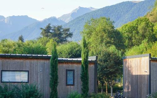 Γενική θέα στο βουνό ή θέα στο βουνό από  αυτό το κάμπινγκ