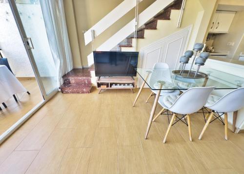 Skol 412. Renovated Two Bedrooms Duplex with Sea View.