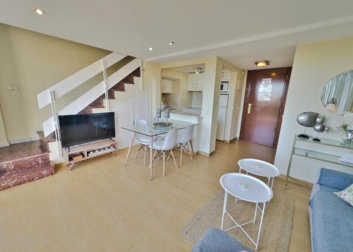 Skol 412. Renovated Two Bedrooms Duplex with Sea View.