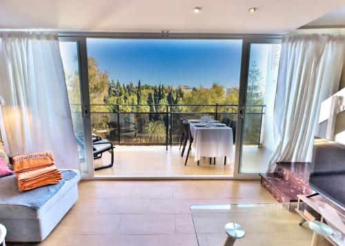 Skol 412. Renovated Two Bedrooms Duplex with Sea View.