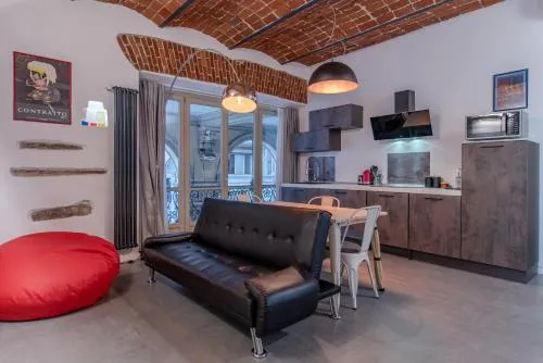Suite & Queen Apartments by Toh Solution photo 39