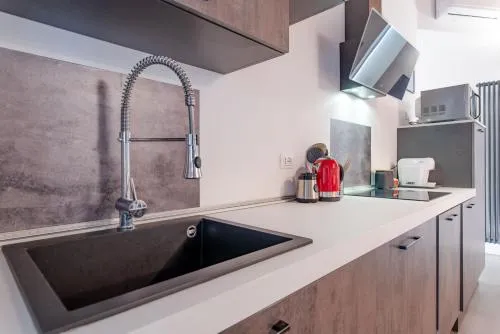 Suite & Queen Apartments by Toh Solution photo 46