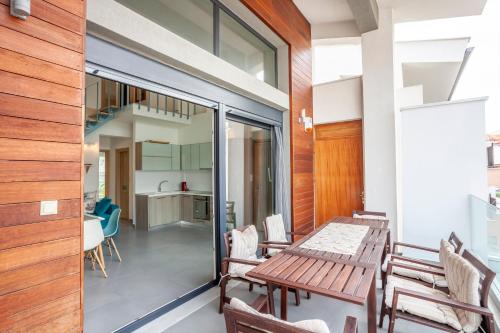 Aleksia seaside deluxe apartment