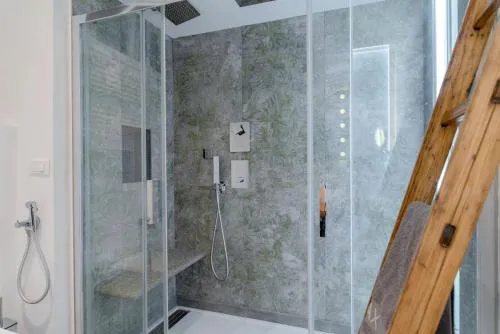 Suite & Queen Apartments by Toh Solution photo 64
