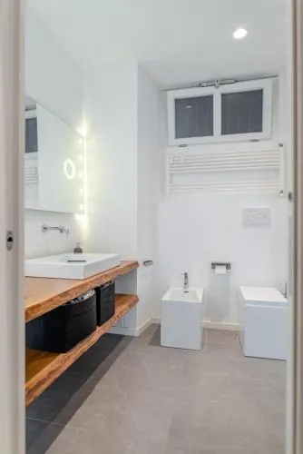 Suite & Queen Apartments by Toh Solution photo 69