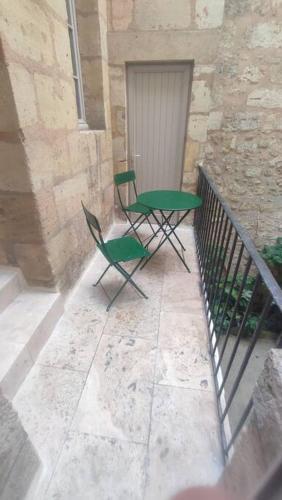 Appartement avec balcon au coeur des Chartrons
