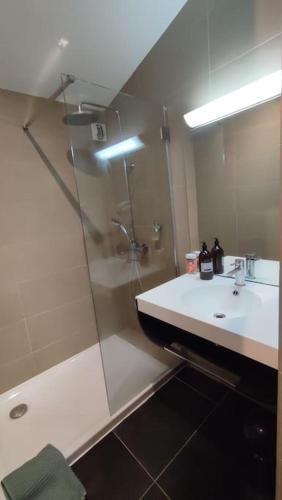 Appartement avec balcon au coeur des Chartrons