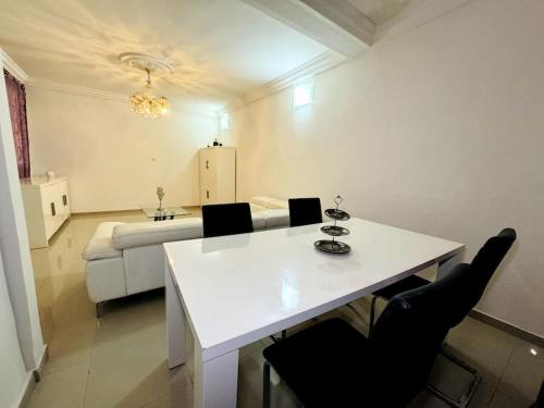 Postel nebo postele na pokoji v ubytování Maison fonctionnelle idéalement située à Dakar