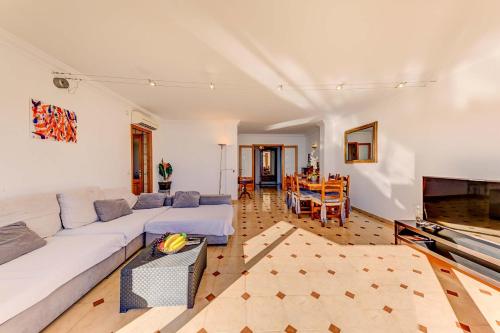 Emma Beachfront Apartment by Sealand Villas