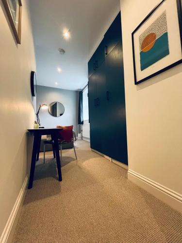 Gambar di galeri bagi 8, St Marys , Private Double Ensuite Room - Room Only- Truro di Truro