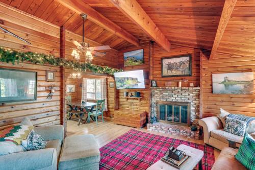 Pet-Friendly Cabin with Fire Pit and Game Room!