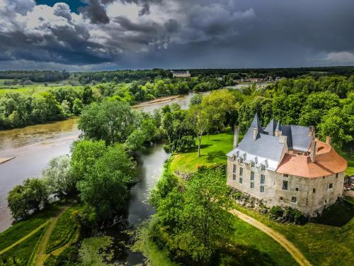 Ptičja perspektiva objekta Chambre d'hôte, Château de Meauce Louise et Marie