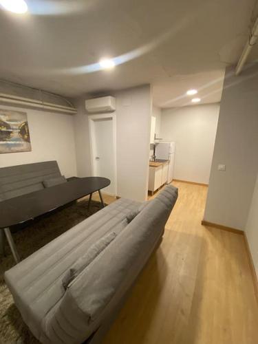 At 20' by Metro from the city centre (C) Apartamento en Av. América