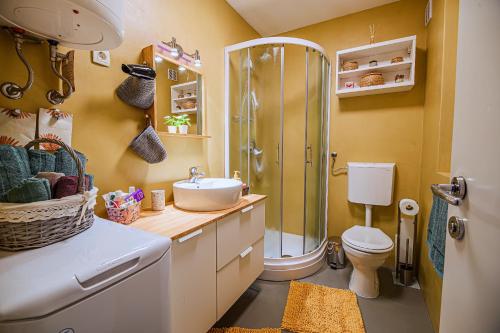 Koupelna v ubytování Holiday Home Oxi