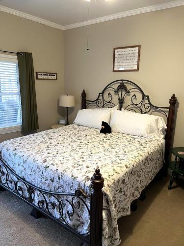 Katil atau katil-katil dalam bilik di Stay at Rivermist Dahlonega