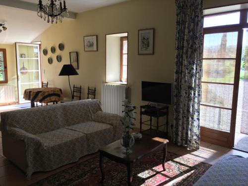 Ruang duduk di Gîte La Fournière de Costy près Eymet