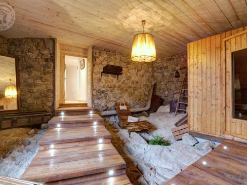 Gallery image of Gîte de Charme avec Piscine, Spa et Sauna, 5 Chambres, Jardin Privé et Équipements Modernes - FR-1-496-311 in Luré