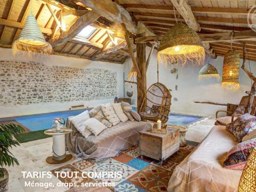 Gîte de Charme avec Piscine, Spa et Sauna, 5 Chambres, Jardin Privé et Équipements Modernes - FR-1-496-311