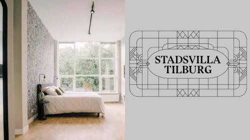 um quarto branco com uma cama e uma janela em Apartment With Bath, Kitchen, Garden Stadsvilla em Tilburg