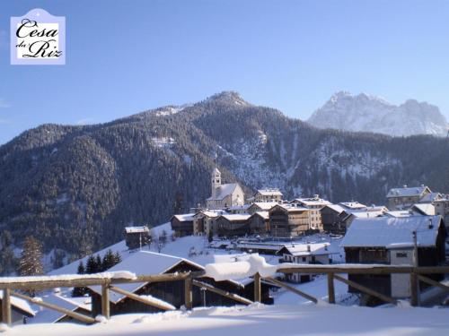 Ein allgemeiner Bergblick oder ein Berglick von der Ferienwohnung aus