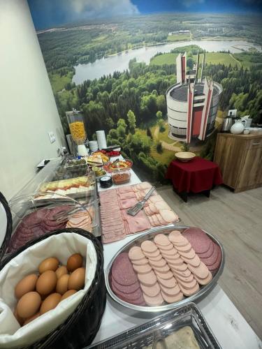 Еда / где поесть недалеко от отеля