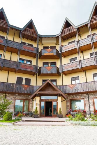 Budova, kde se aparthotel nachází