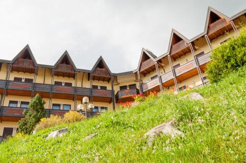 Budova, kde se aparthotel nachází