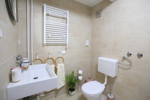 Bamboo Oasis Apartment with terrace in the garden and free parking, Rijeka