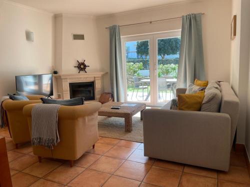 Spacious Apartment near Porto de Mos Beach, Lagos.