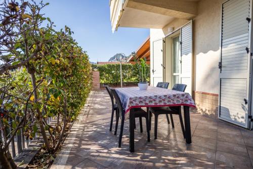 Balkoni atau teres di Brisa Home Beach