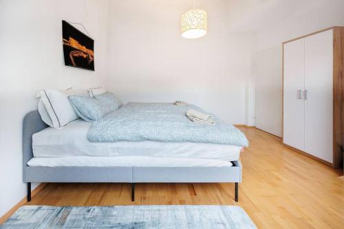 Scenic Rooftop flat with Terrace