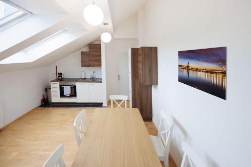 Scenic Rooftop flat with Terrace