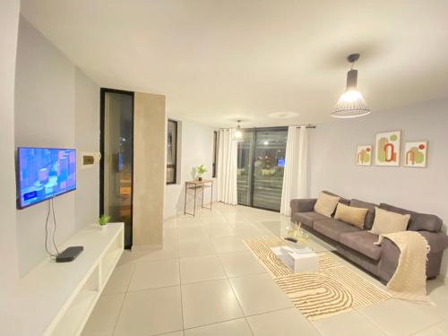 Μια τηλεόραση ή/και κέντρο ψυχαγωγίας στο Windhoek perfect stay