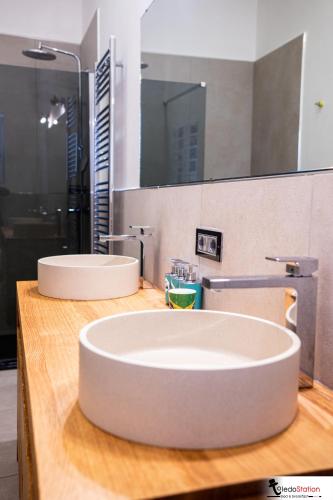 Ένα μπάνιο στο ToledoStation B&B