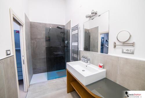 Ένα μπάνιο στο ToledoStation B&B