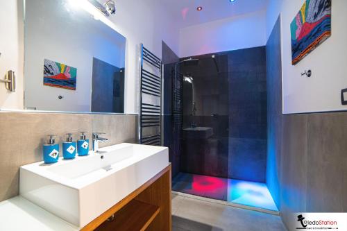 Ένα μπάνιο στο ToledoStation B&B