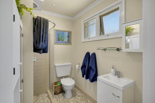 a bathroom with a toilet and a sink at No.8 - One bedroom retreat in central Bendigo in Bendigo