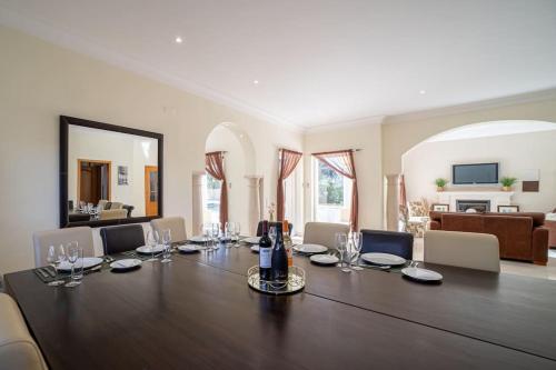 Casa Ferrel - Luxury 9 Bedroom Villa with Indoor & Outdoor Pools